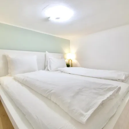 Apartment Standard By Hi5- Downtown Jungle